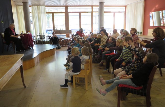 Märchenlesung mit Kita im Generationenhaus West